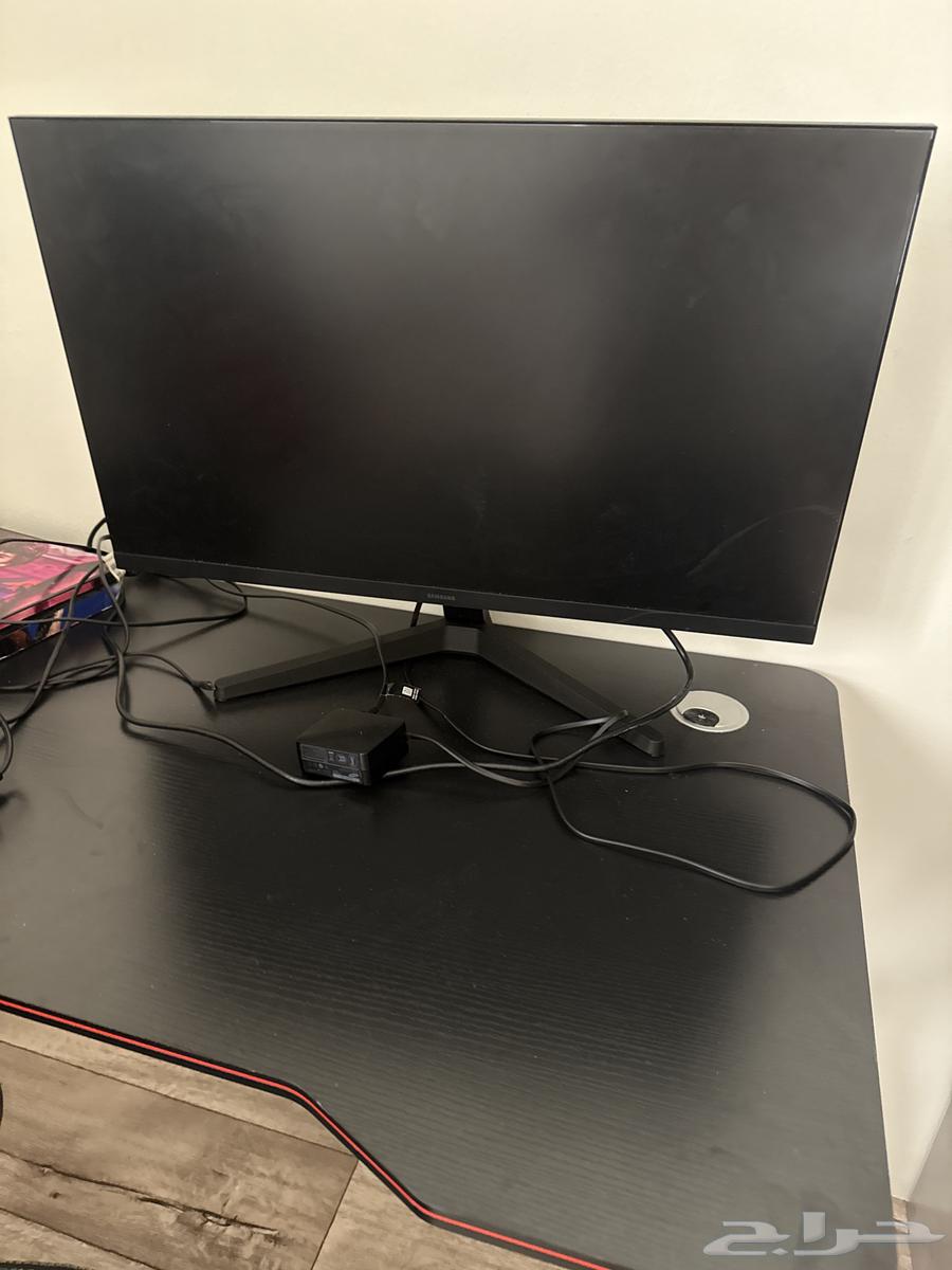 Sony PS5 console, mouse, keyboard, table, screen, controller, and chair63619566934657111