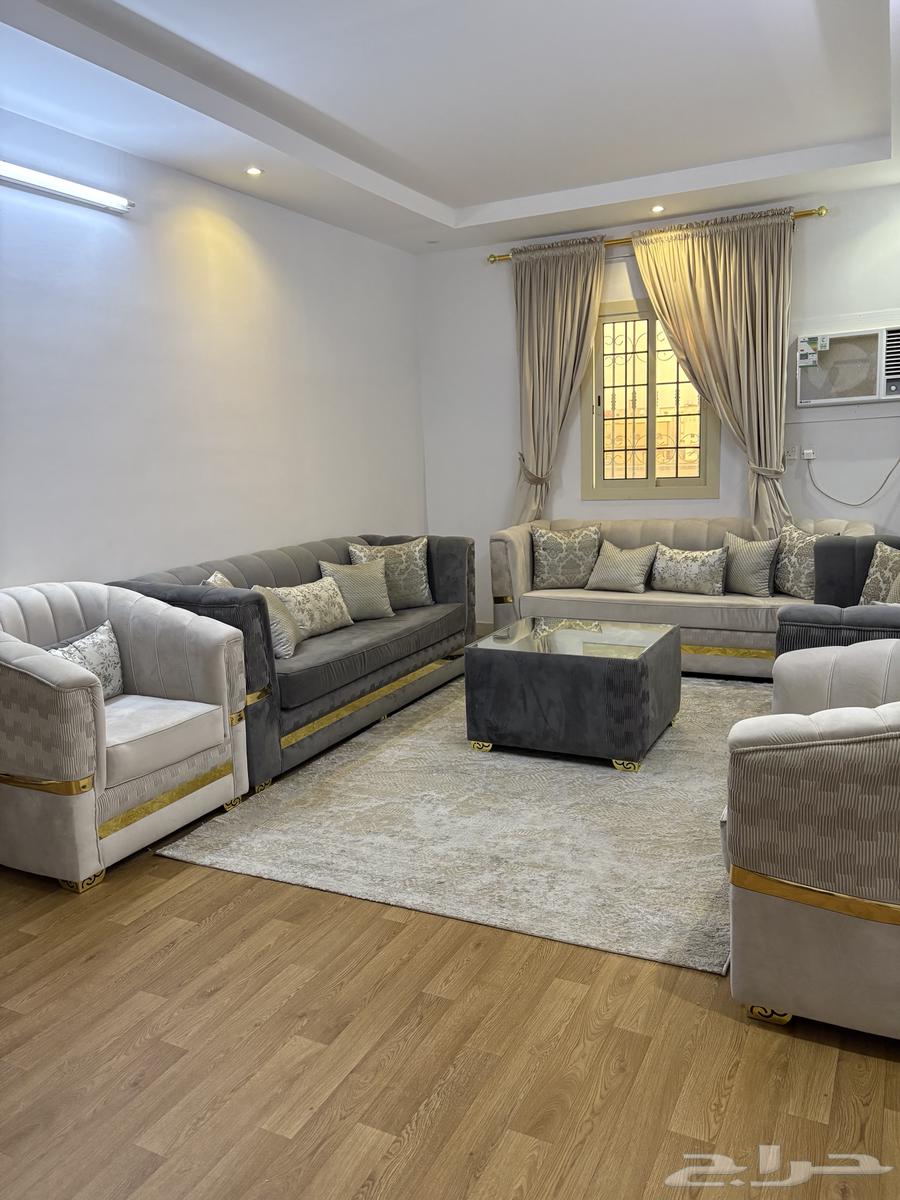 كنب شبه جديد مع طاوله قهوه وطاولات خدمه وستاره وطاوله تلفاز64403854695169111