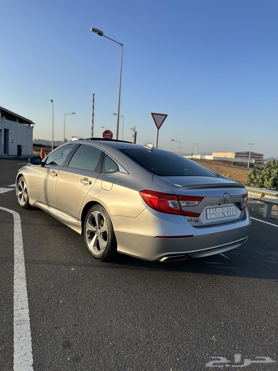 هوندا أكورد 201864558517026051110