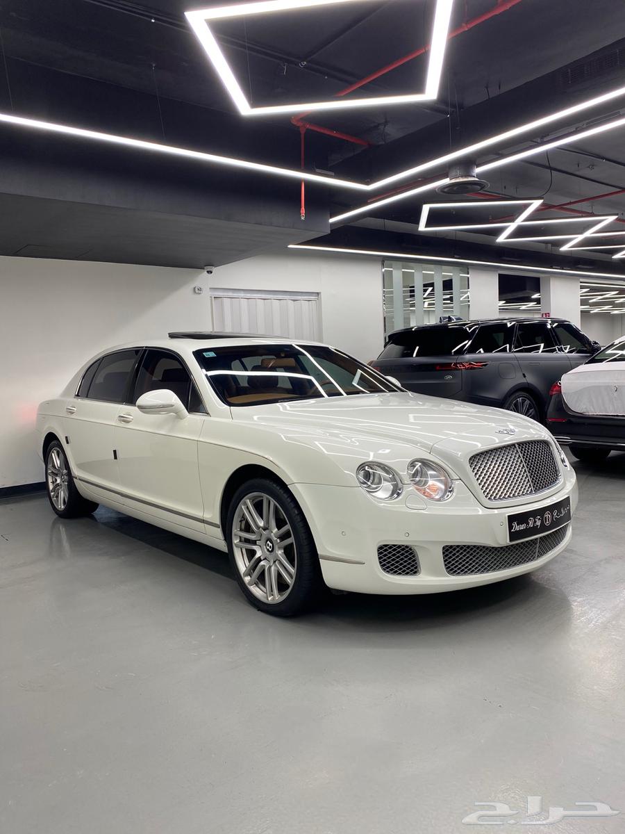 Bentley Flying Spur V1263618168347778112