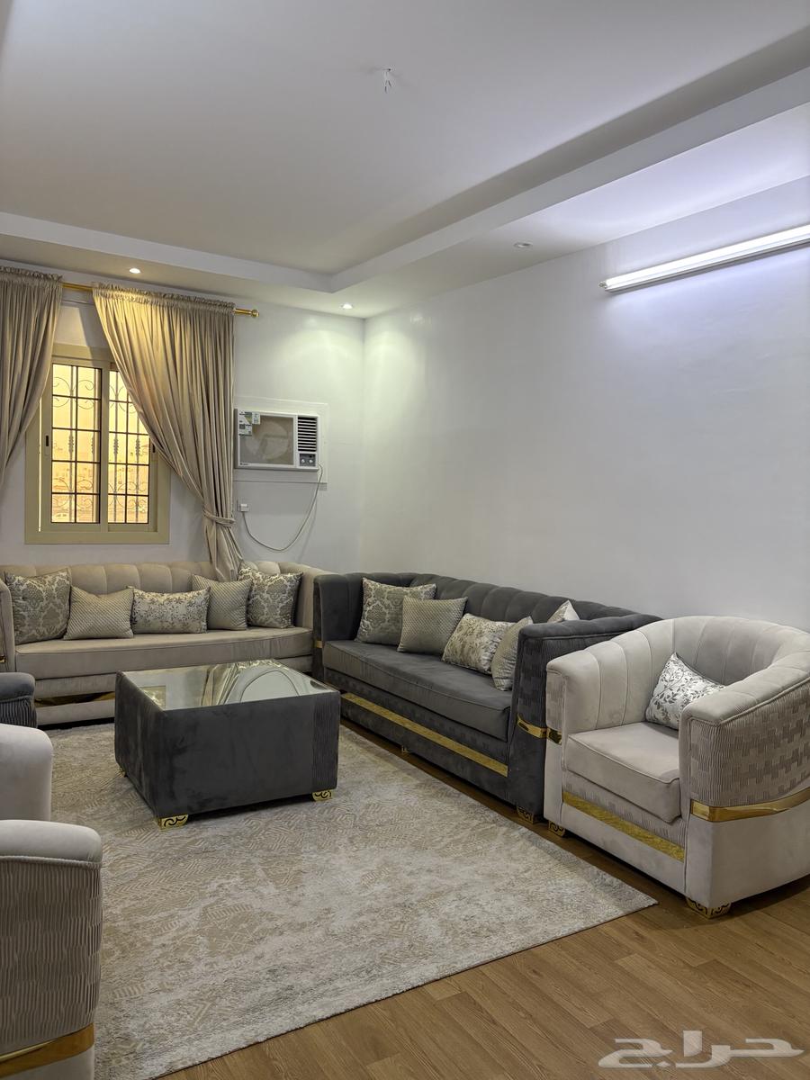 كنب شبه جديد مع طاوله قهوه وطاولات خدمه وستاره وطاوله تلفاز64403854695169110