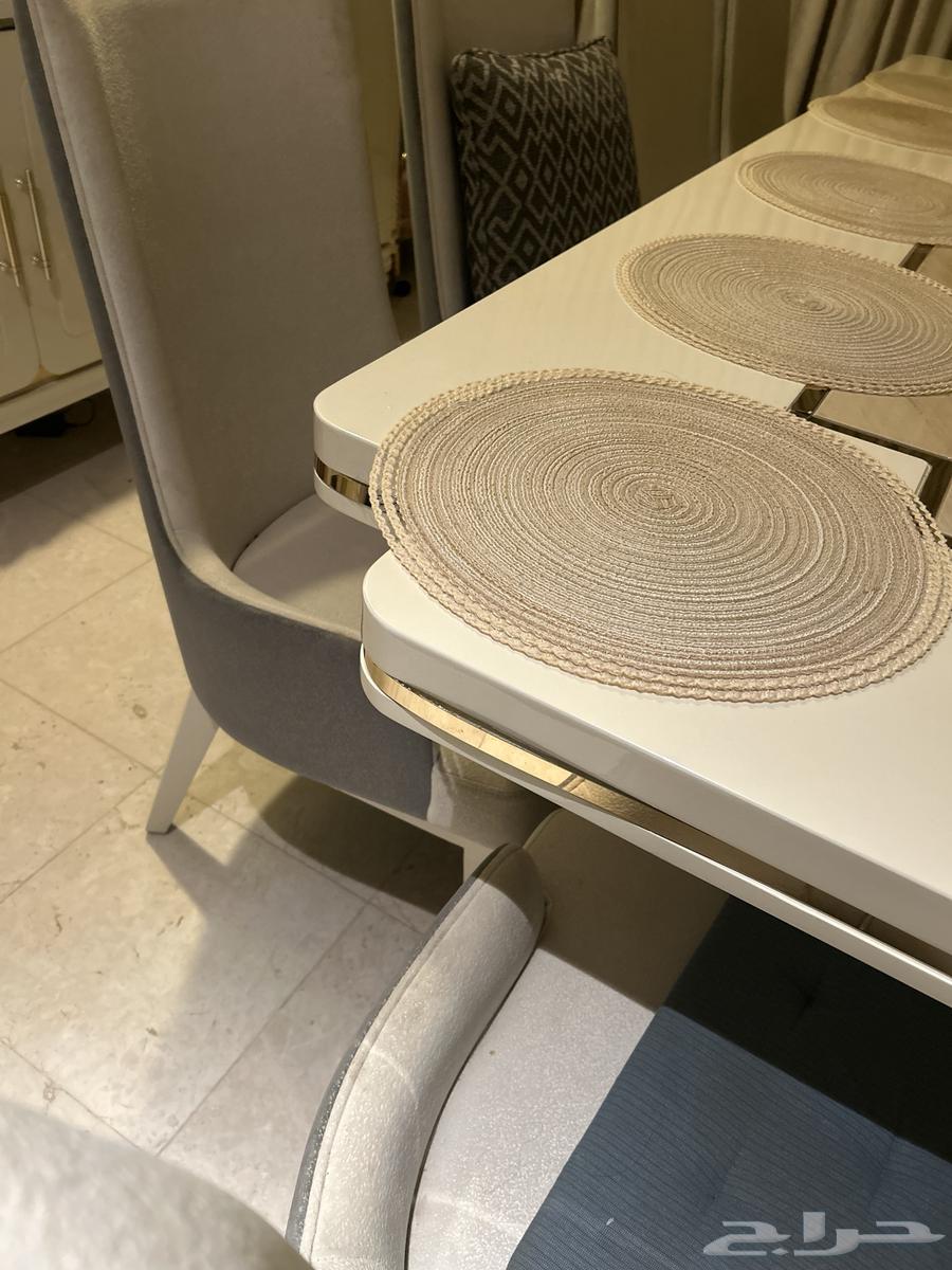 Dining table with 10 chairs for sale64403986343298112