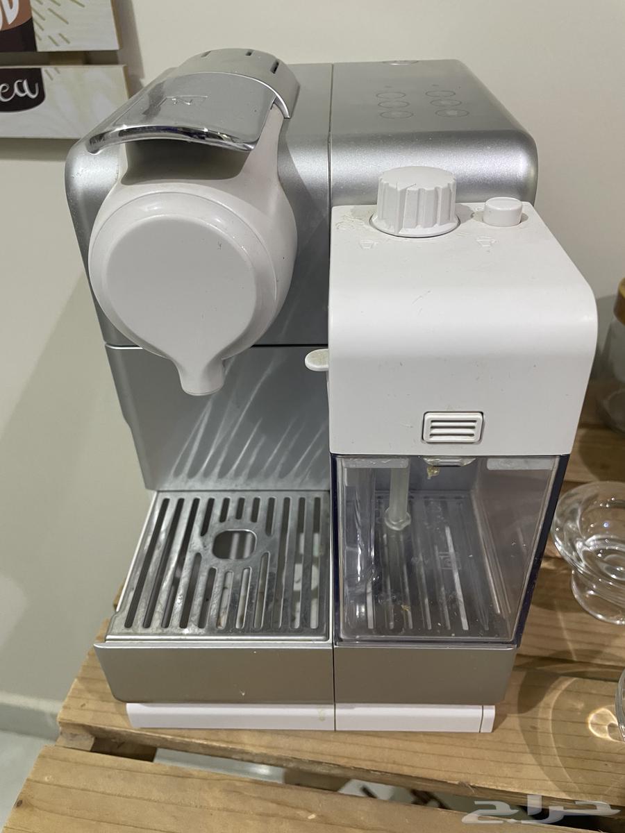 Sofa, dresses, and a new coffee machine with very light use, negotiable64403393816834114