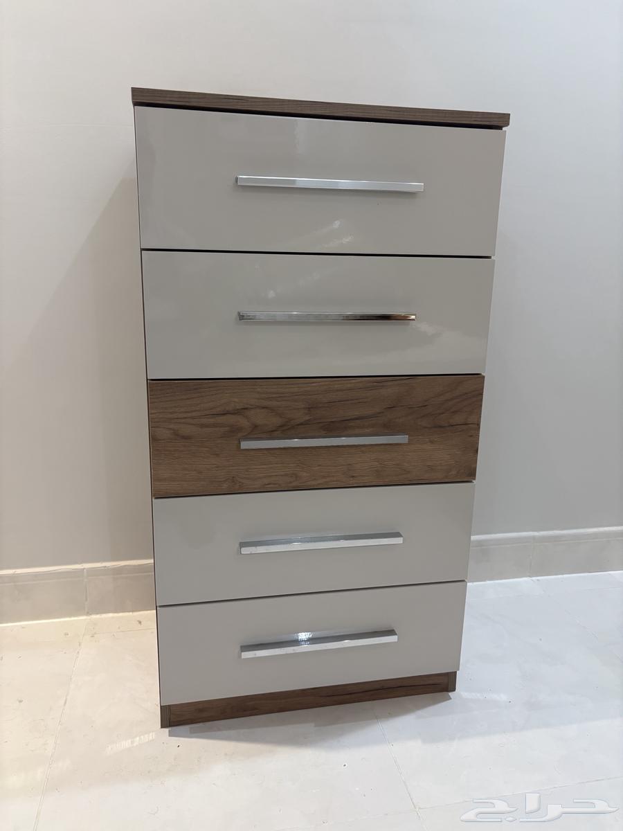 غرفة نوم من مفروشات العمر شبه جديده64402216743683113