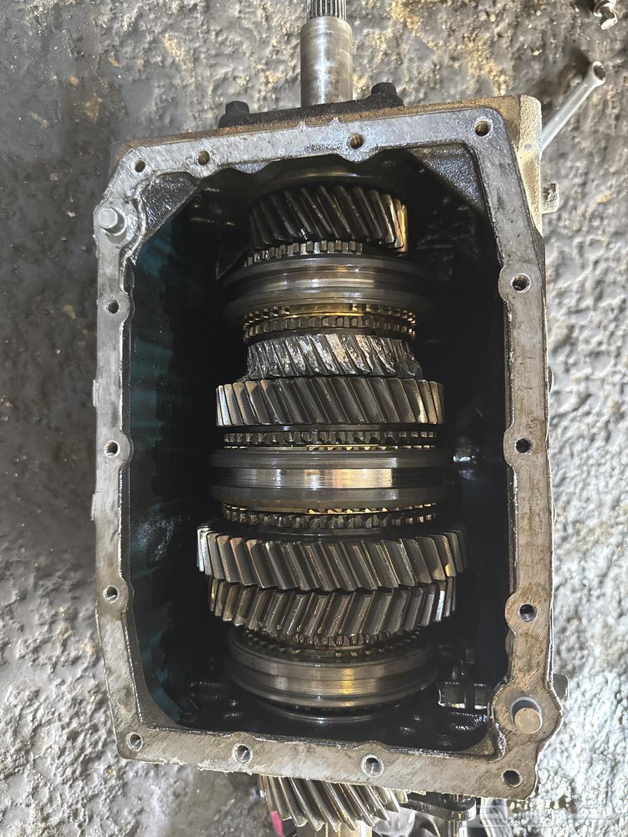 Nissan Patrol Regular 2014 Gear63618250363523112