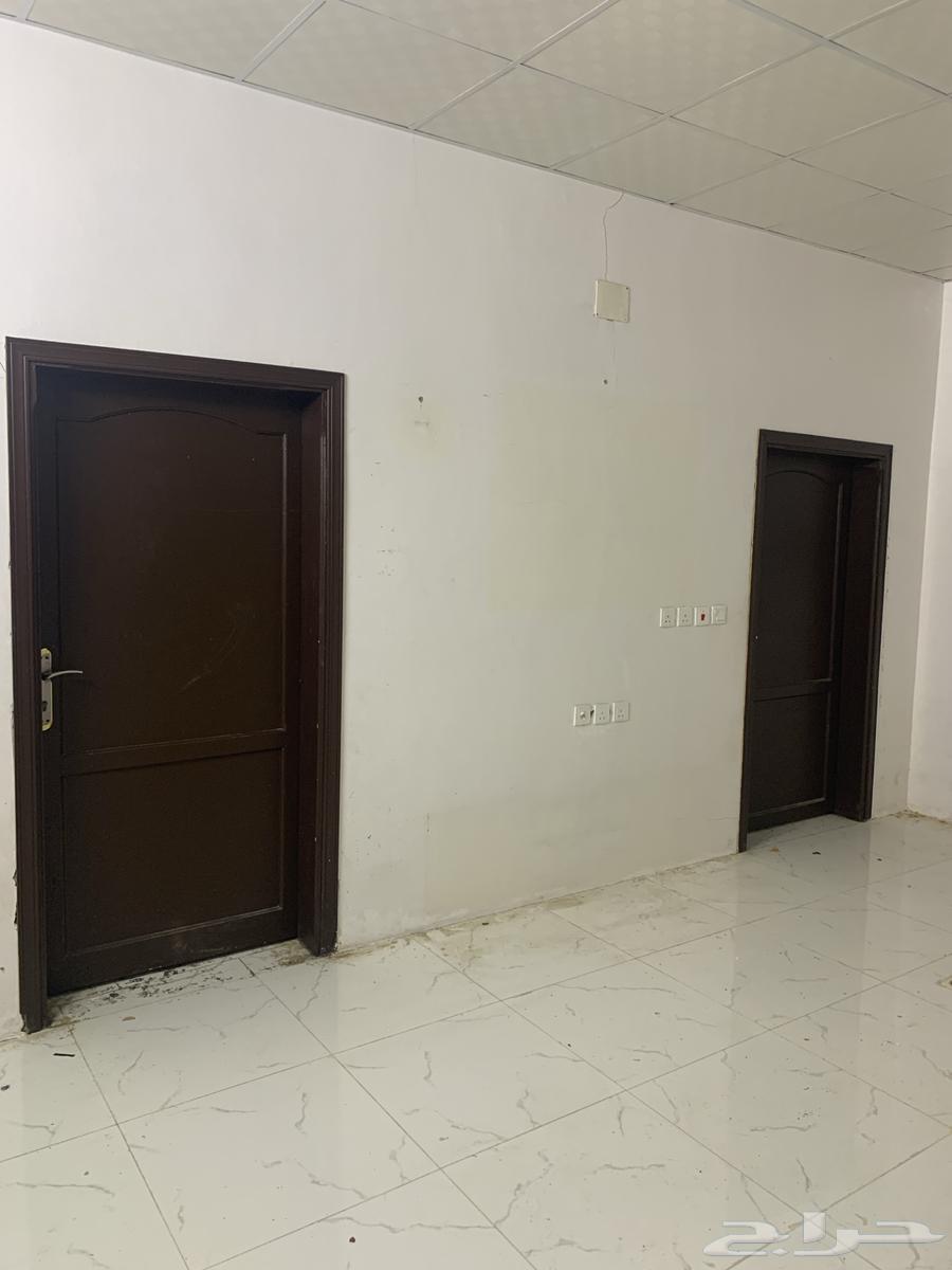 بابين خشب و 3 شبابيك نظيفة64404722598785111