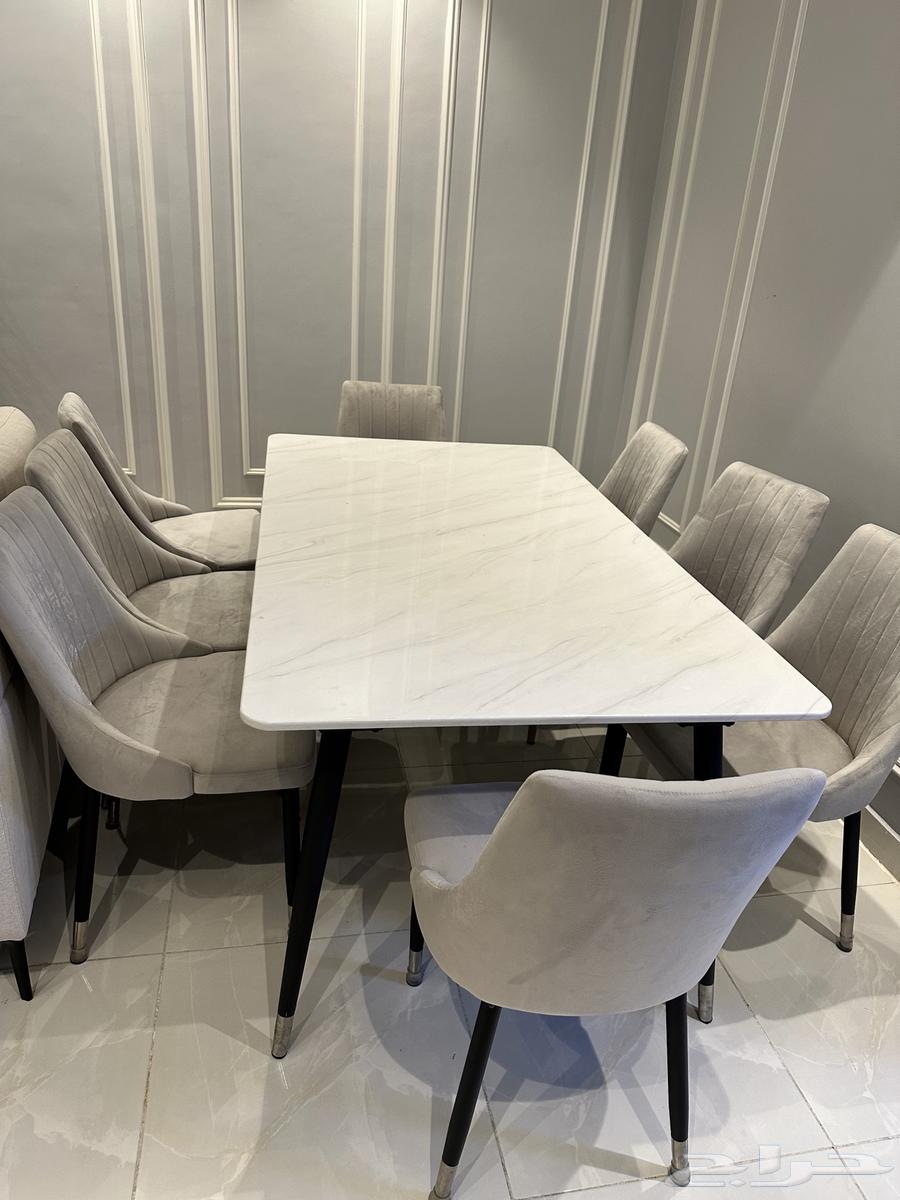 Dining table64404806030338113