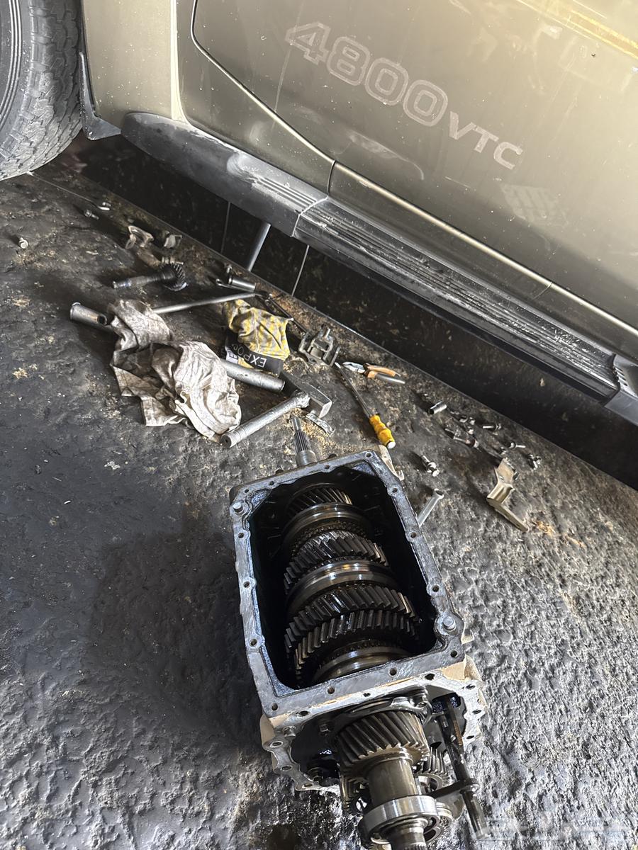 Nissan Patrol Regular 2014 Gear63618250363523111