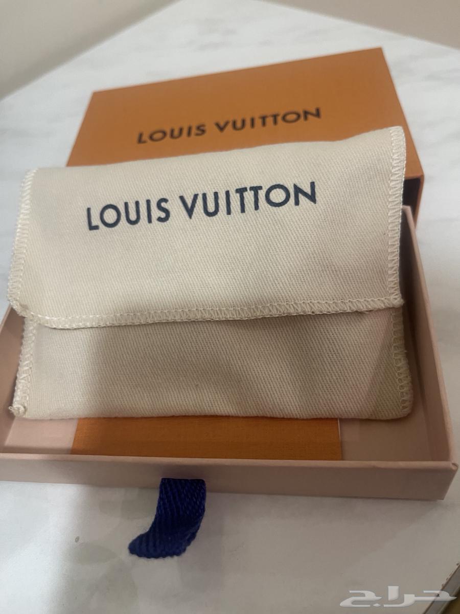 محفظه جديده ماركه اصليه للبيع مع كرت64404153242753114