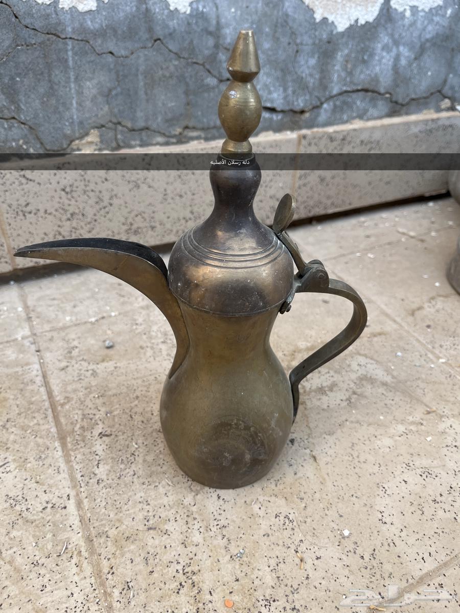 دلال اللي يبي التفاصيل واتس64402299708929110