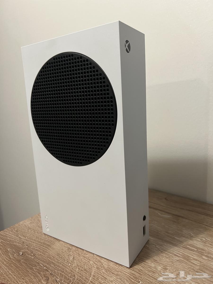 اكس بوكس سيريس اس نظيف مع يدين ب850 ريال ثابت للصامل64356982602498110