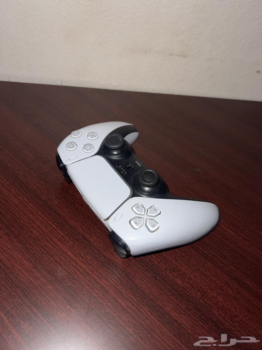 يد سوني 564402078505474111