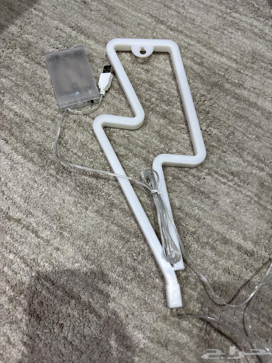 لمبة صاعقه جديده ما استخدمت64404500345601111