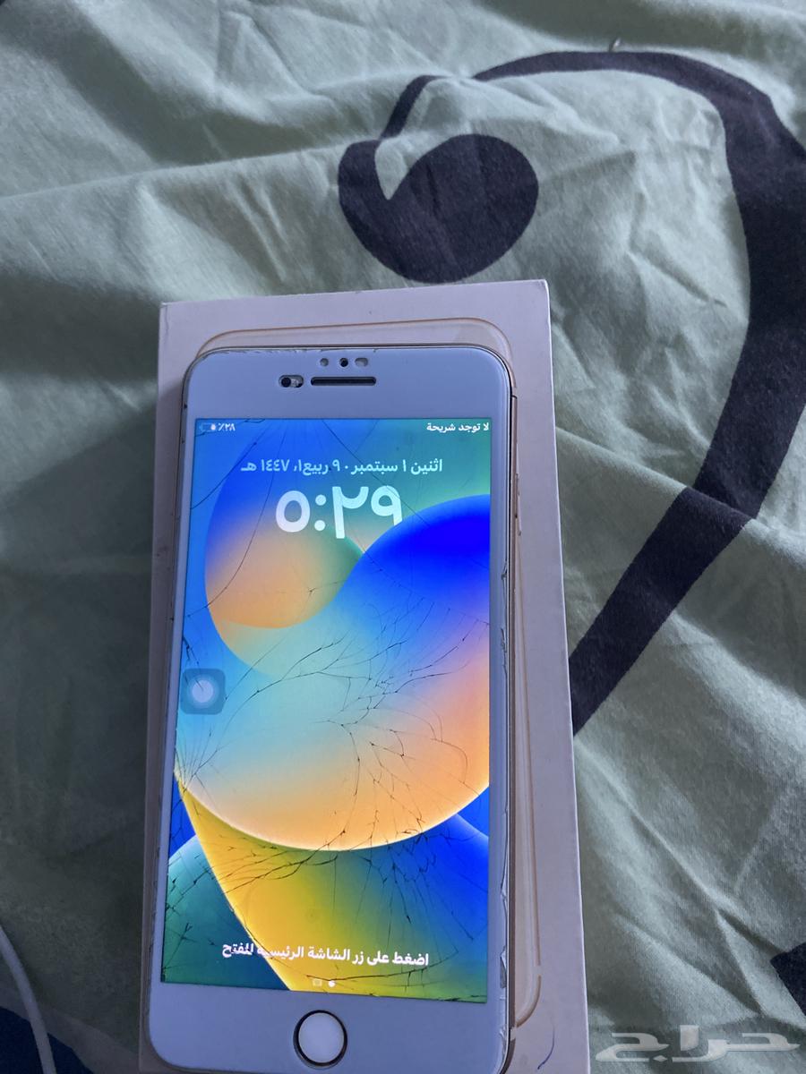 جوالها iPhone 7 للبيع لسة وقال ما نغير شي مو مفكوك نسبة بط64402134214273111