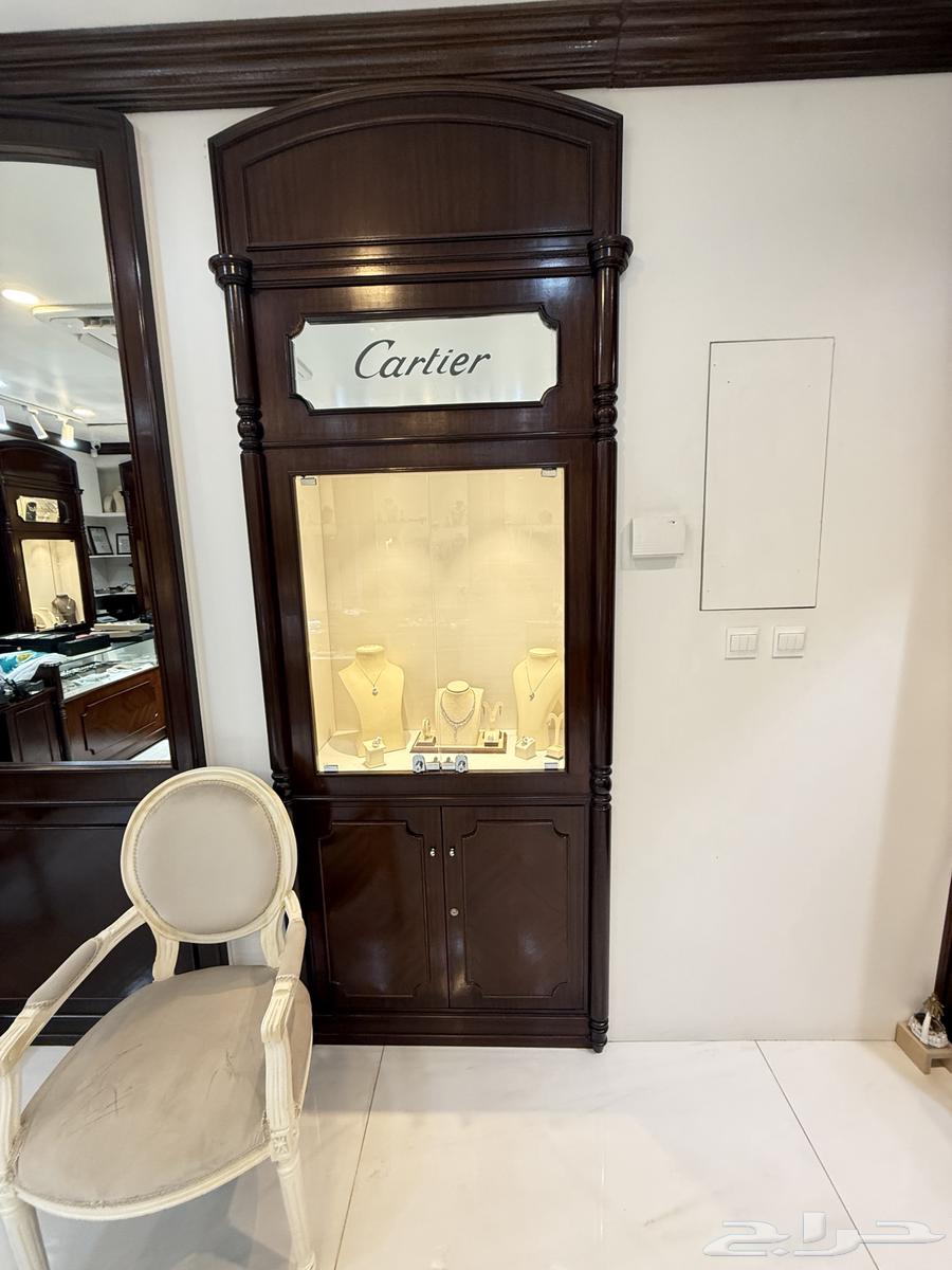 للبيع ديكور محل عبار عن 5 بترينه عرض ديكور واجه اثنين ع64403202355458110