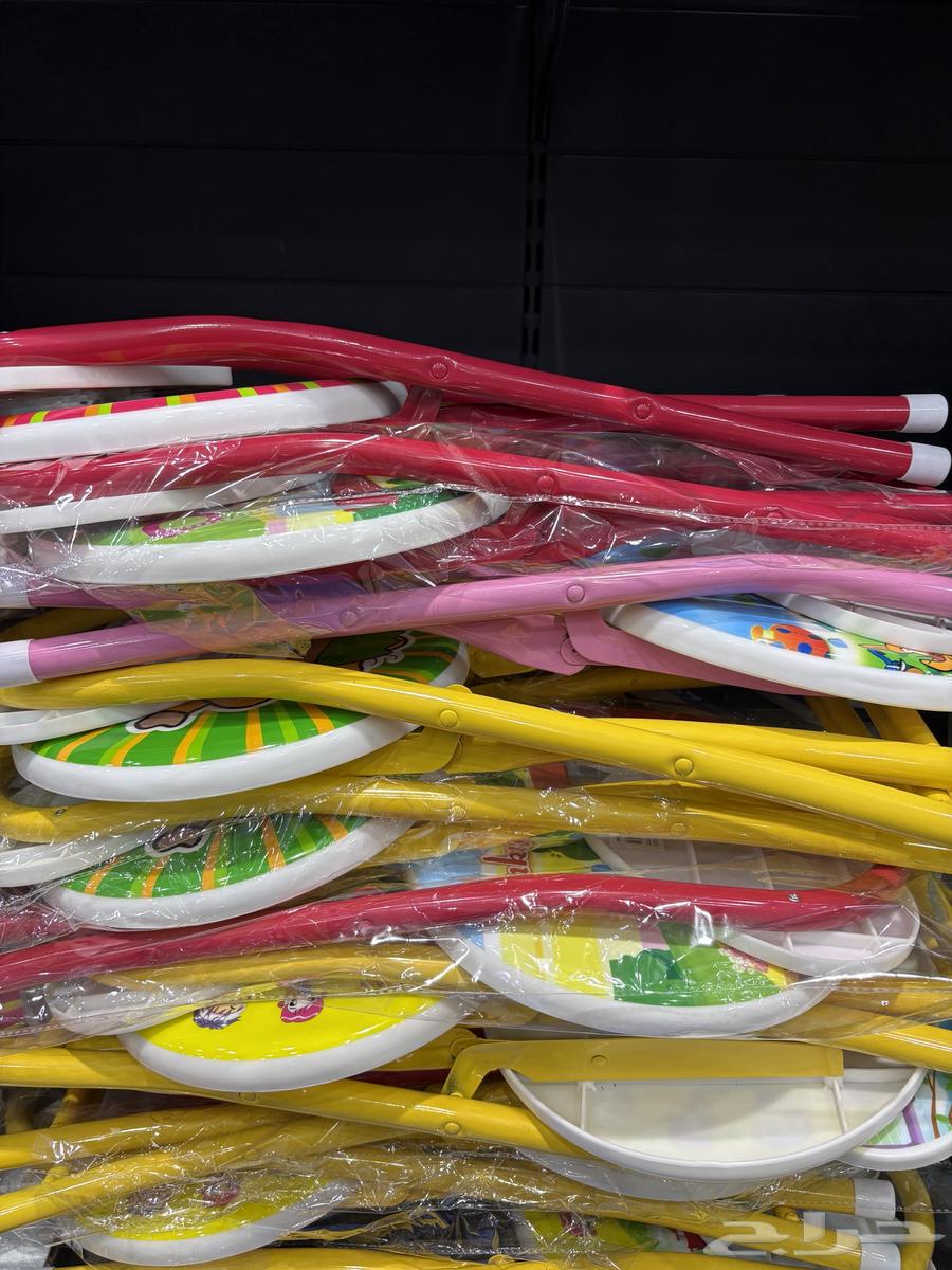 All children's chairs and table are available64402394904705110