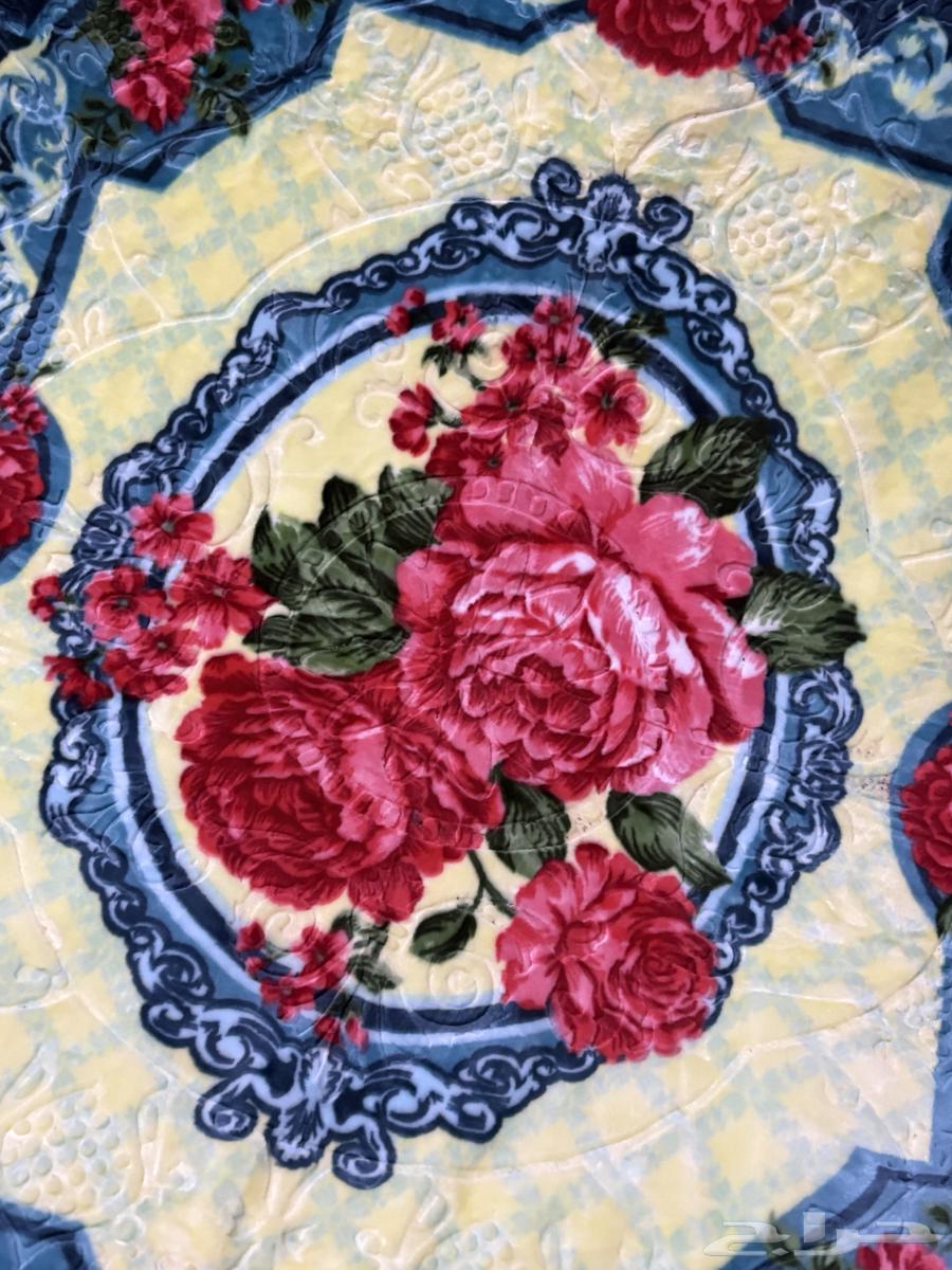 A new blanket, heavy, clean, and with a lovely color64404028231554112