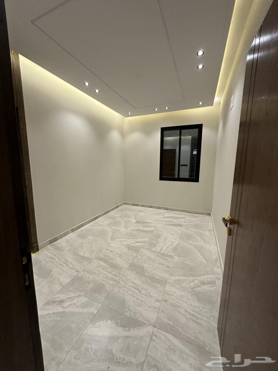 Luxury apartments for sale with elevator and private rooftop access in Al-Badi'ah neighborhood63614102061571114