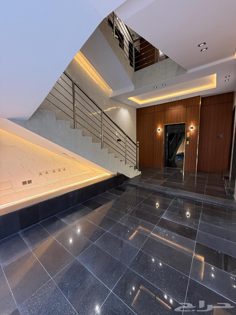 للبيع شقق علويه بمصعد شغال وسطح خاص ف ابها البديع63614100128258113