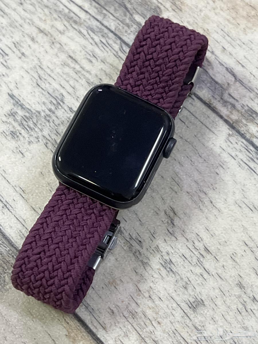 ساعة أبل SE استخدام نظيف وقليل جدا64403617929857111