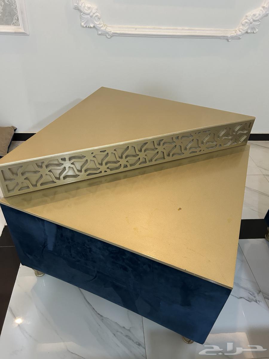 Four tables for sale and small tables64403902103809113