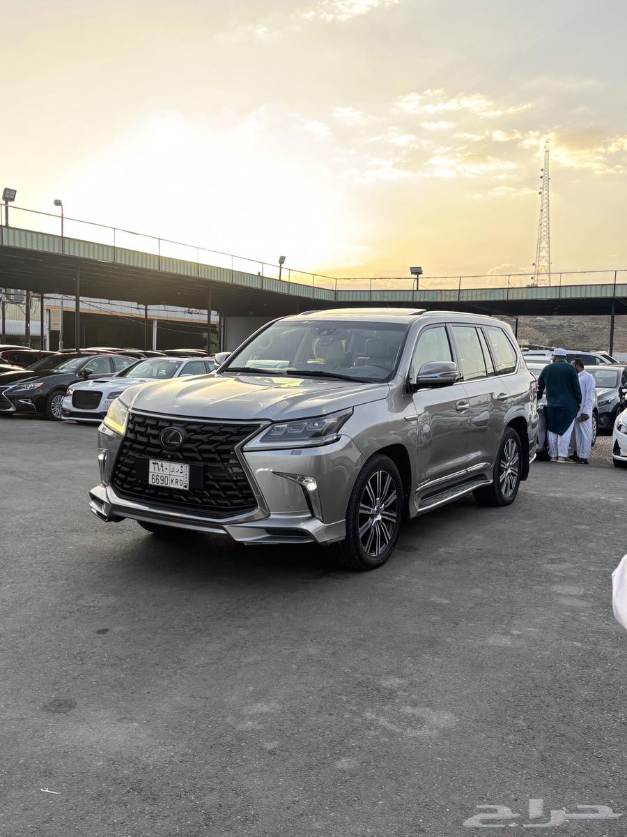 Lexus LX570 201863618254029826112