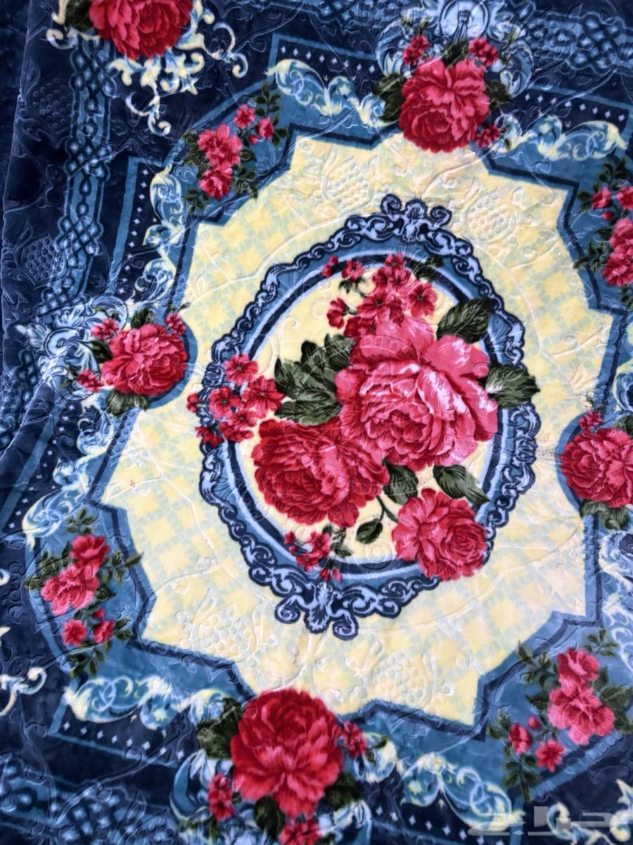 A new blanket, heavy, clean, and with a lovely color64404028231554113