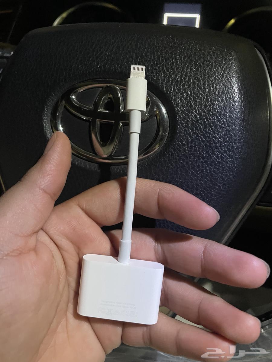 Connection between iPhone and projector64403300245635110