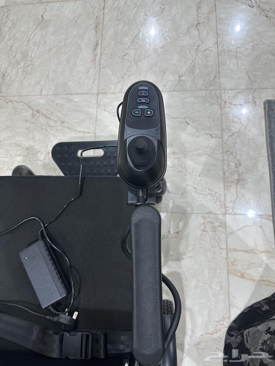 كرسي متحرك كهربائي جديد للبيع64403251172355111