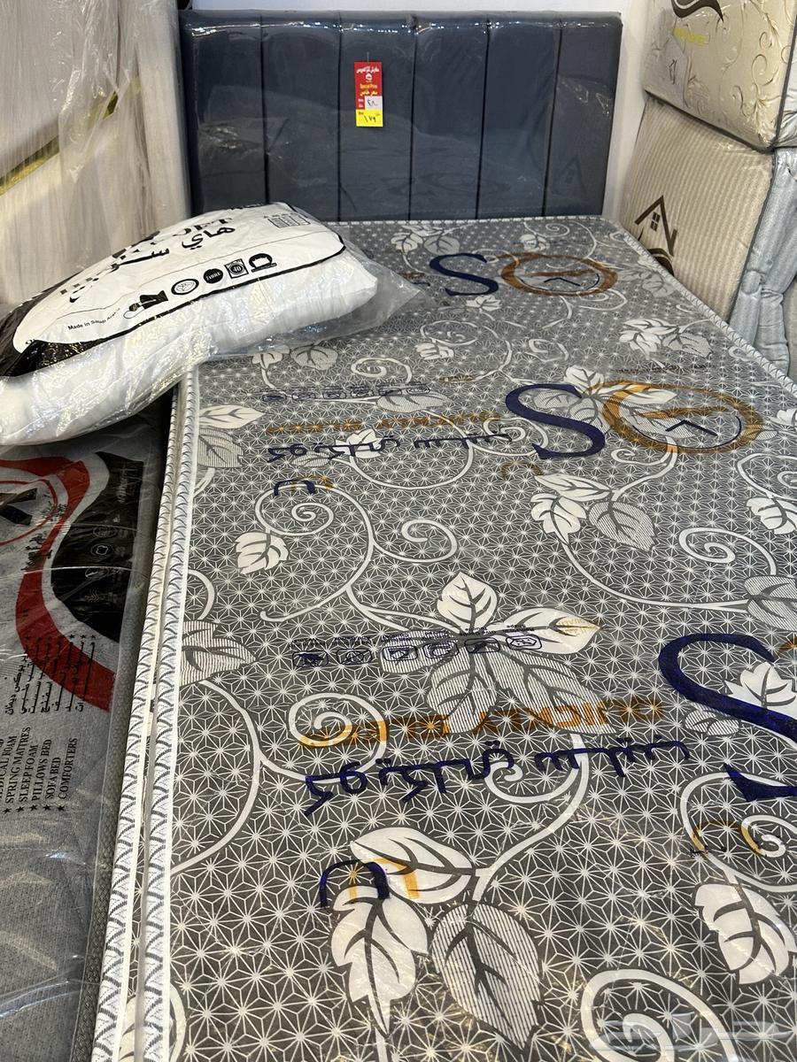 عررض سرير بوكس مع إسفنج طبي 10سم مع مخدة64403346446465111