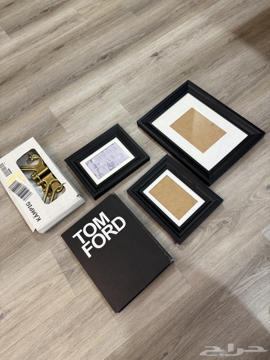 براويز وعلاق ايكيا وكتاب توم فورد64403775928322110