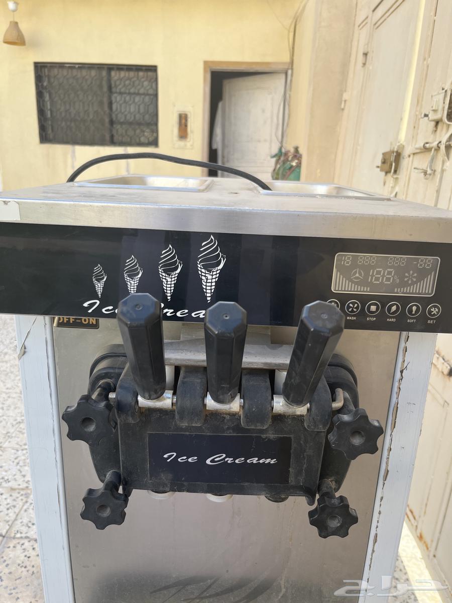 ماكينة آيس كريم شبه جديده للبيع64401688720770110