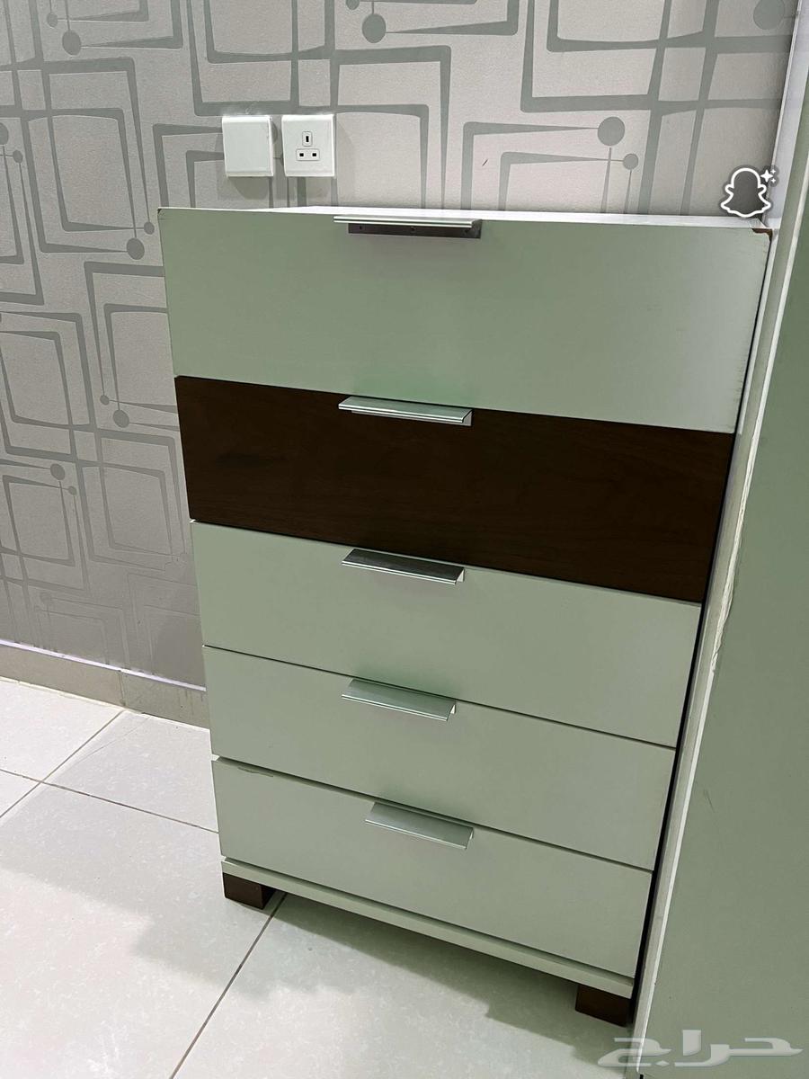 دولاب للبيع نظيف جديد ع السوم64404875859459110