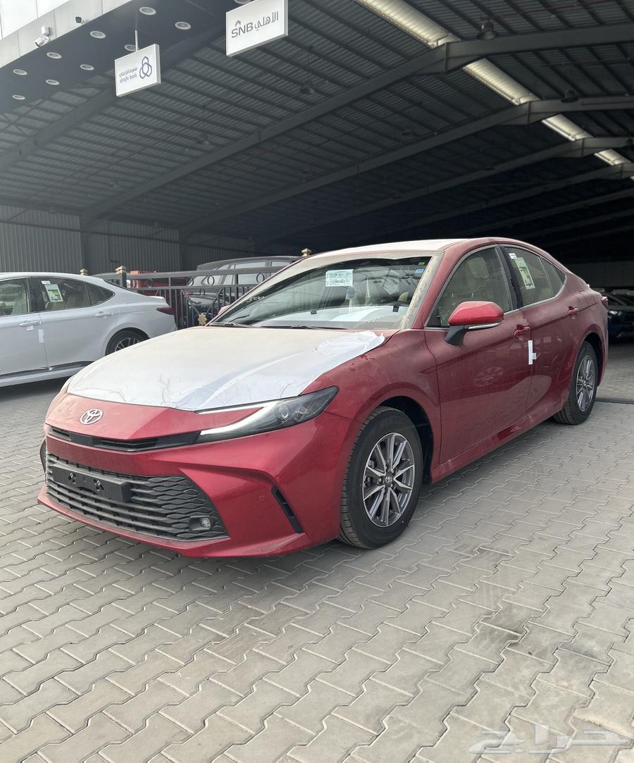 تويوتا كامري E استاندر بنزين احمر 104000 شامل الضريبة64554676820099112