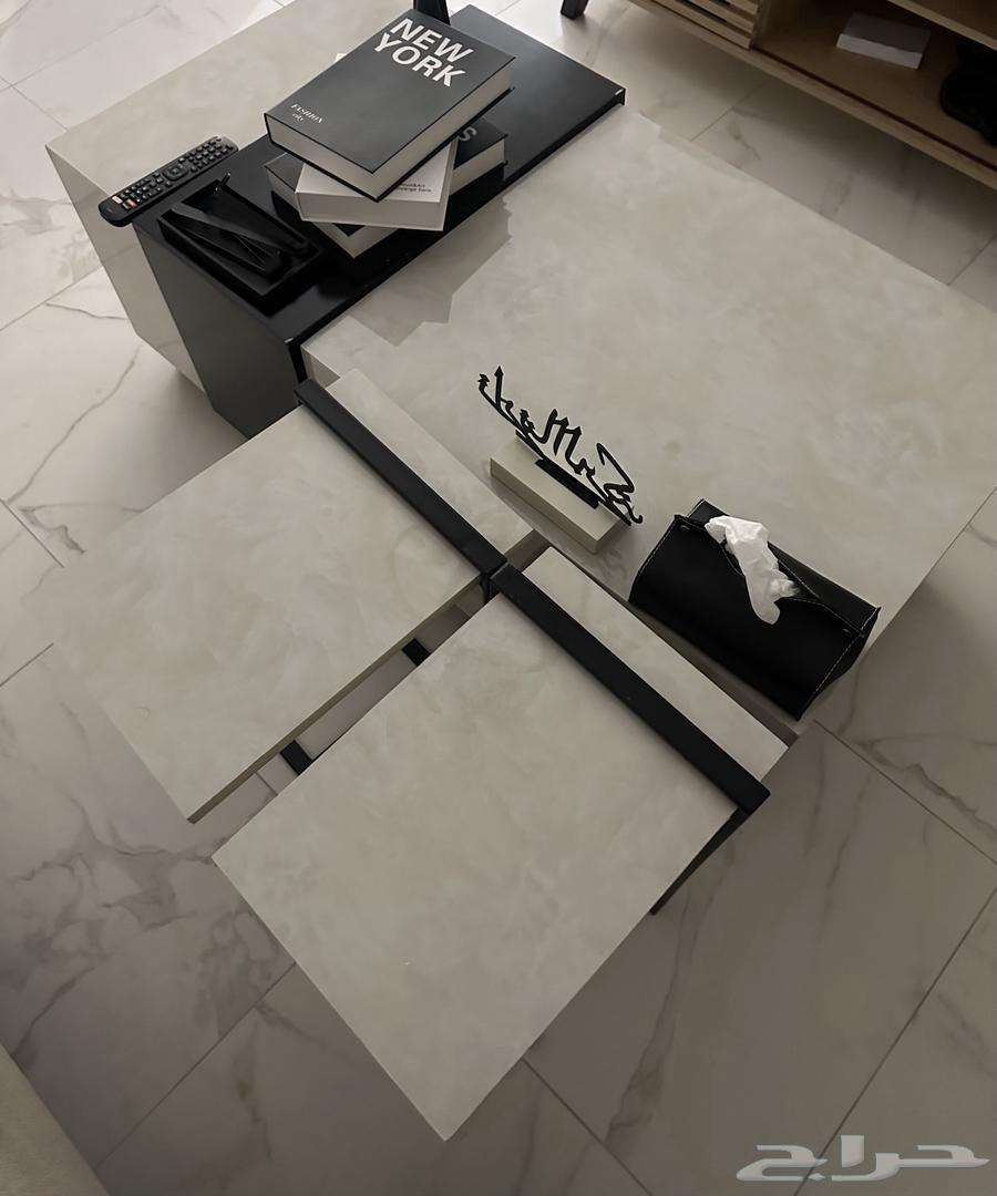 Coffee table with side tables64402720211585113