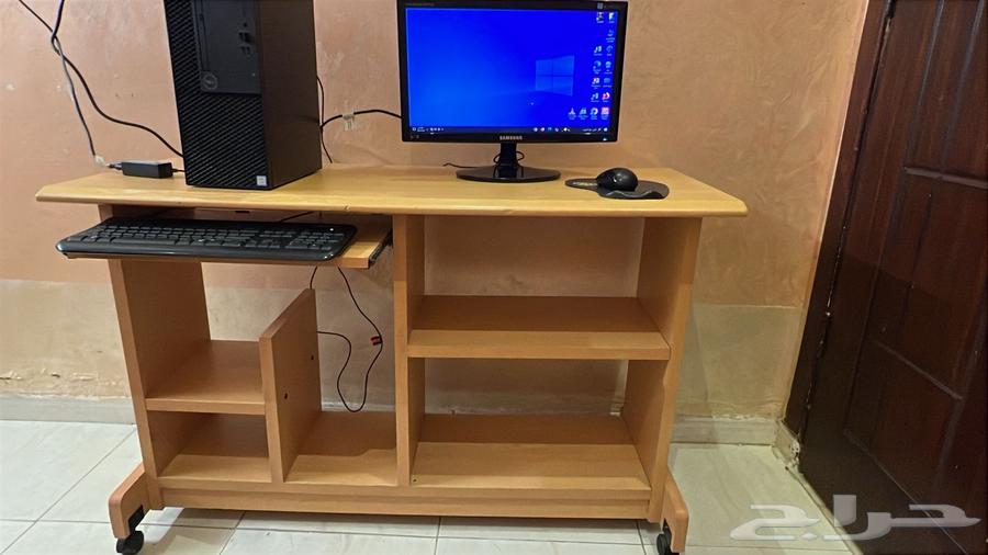 طاولة كمبيوتر وجهاز كمبيوتر ورسيفر وجهاز فيديو64404625305601113