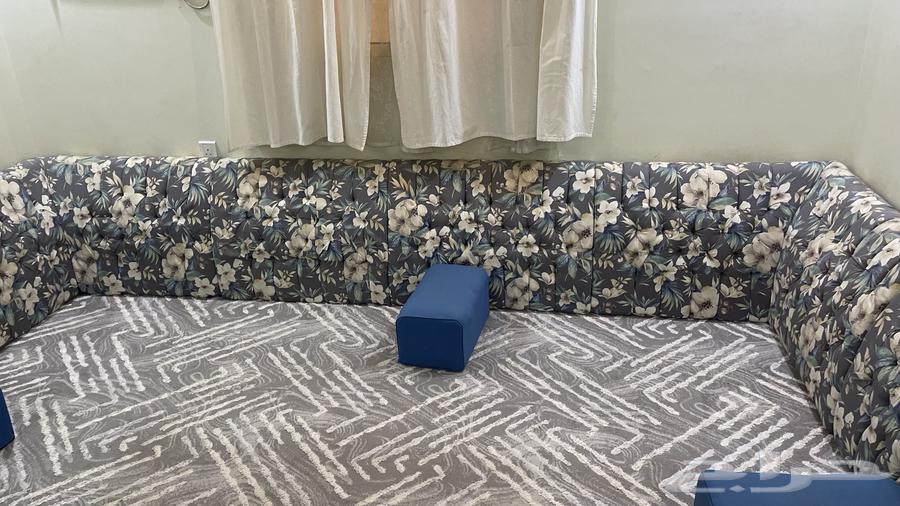 Floor mat with supports and cushions64401536541442113