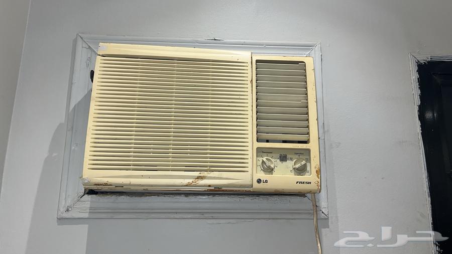 LG window air conditioner used64395951209345111