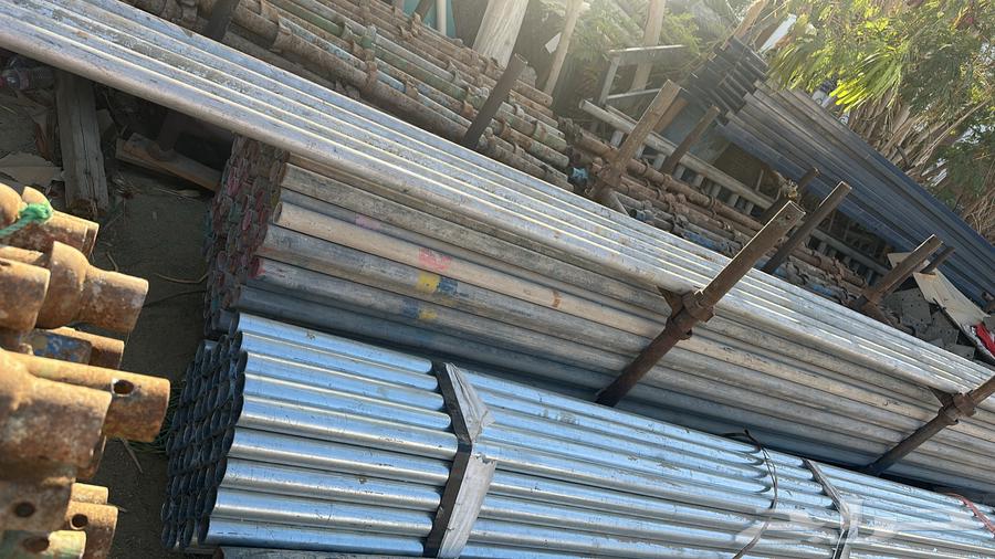 Scaffolding planks and poles for sale64141841977729111