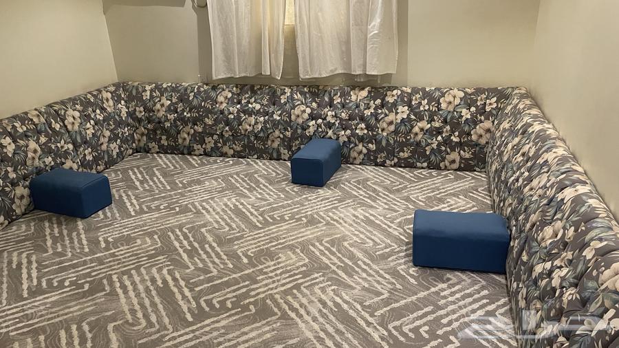 Floor mat with supports and cushions64401536541442110