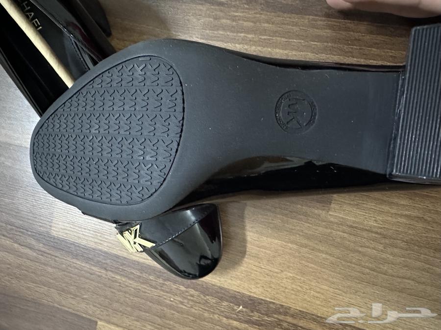 ماركة مايكل كورس اصلي 100  نسائي مقاس4164404680711427113