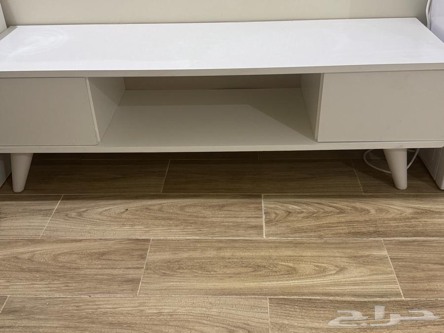 طوله تلفزيون صغيره جديده64402523340289110