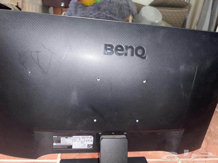 شاشه نظيفه جدا ولا فيه أي خدش بس 100 ريال و الشاشه مافيه صوت64401952895106111