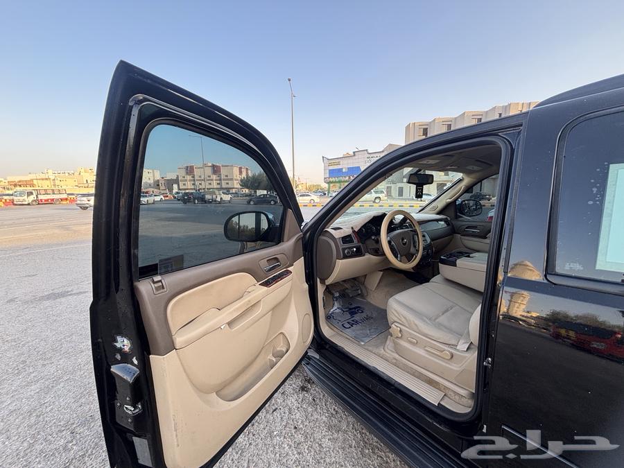 Tahoe 2011 LT with 200k on the odometer, agency64552916516482114