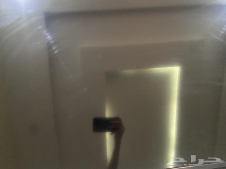 للبيع تلفزيون. وطابعه Hp272164401299979009110