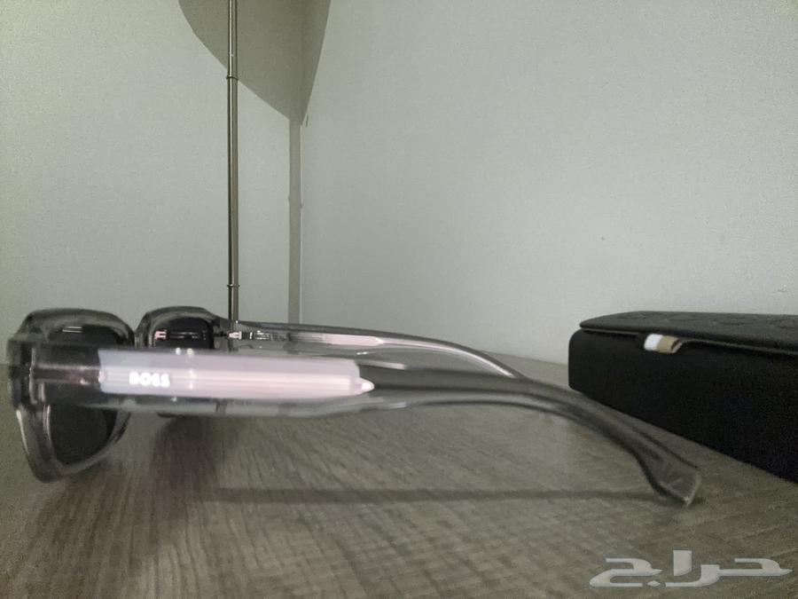 نظارة شمسية استعمال قليل جدآ تم من ماركة BOSS64402636682242111