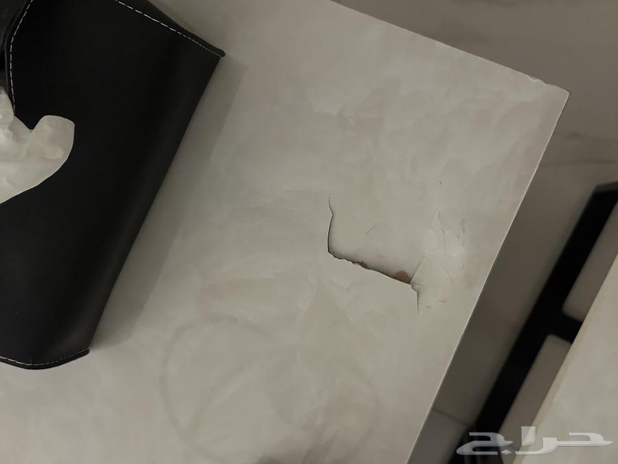 Coffee table with side tables64402720211585112