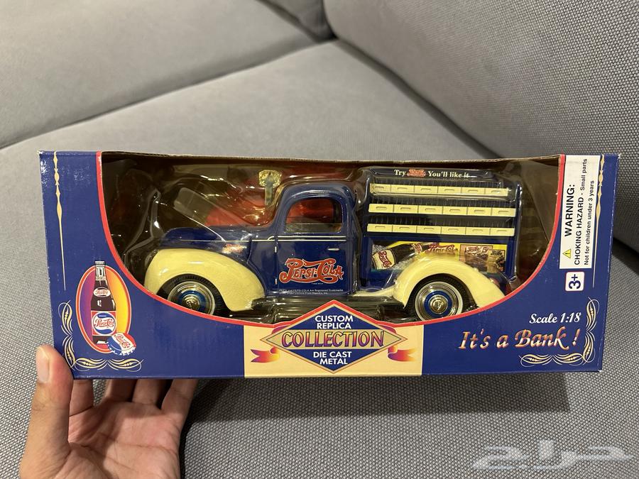 مجسم سيارة تذكارية ( شاحنة بيبسي قديمة )64402105915009110