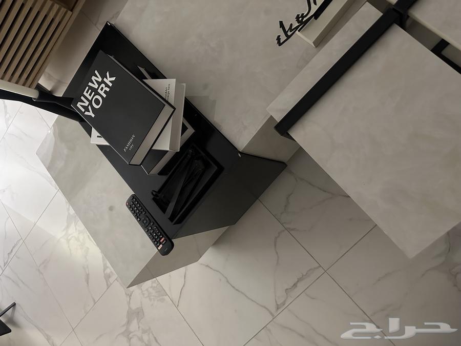 Coffee table with side tables64402720211585111