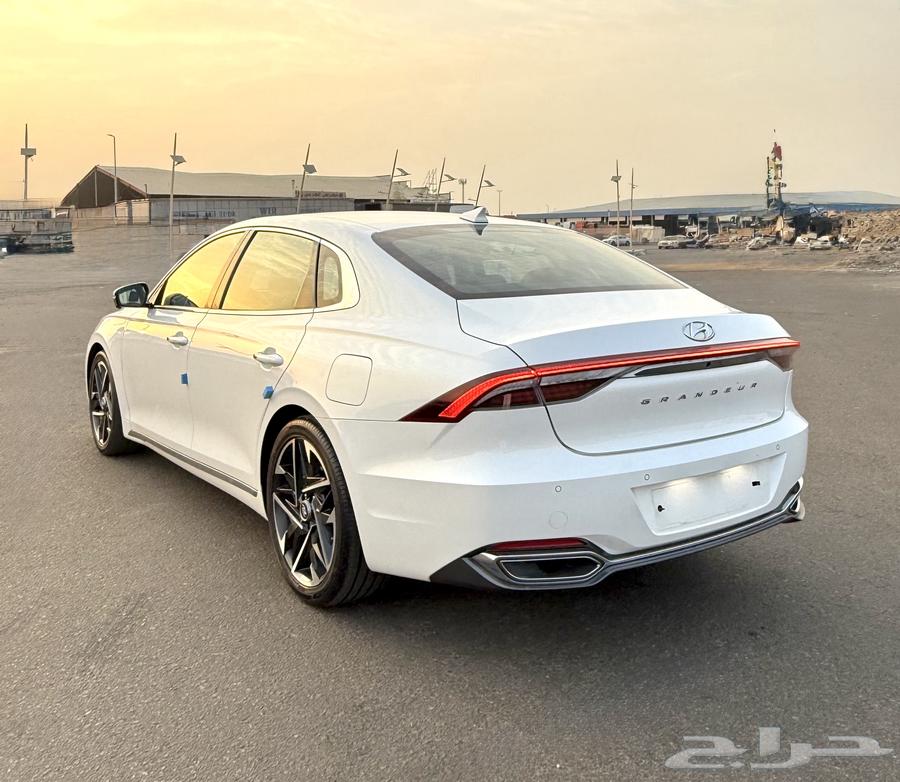 ازيرا 2020 - 4 سلندر اعلا مواصفات بدون بنورما نضيفه للبيع63618250975233113